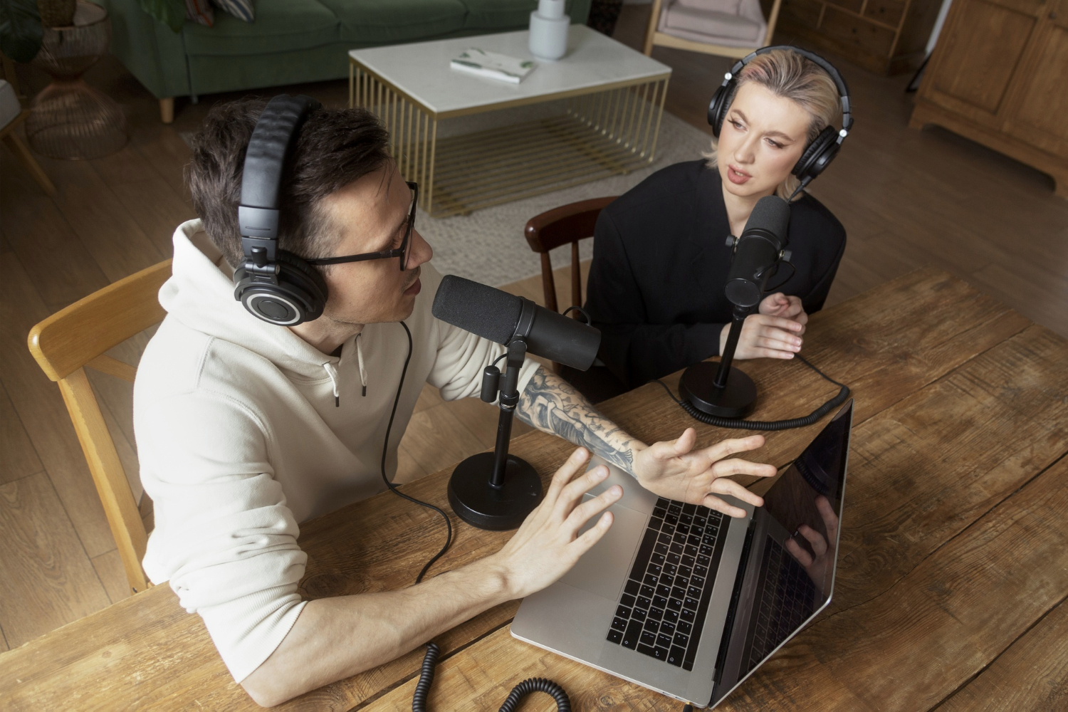 Najczęstsze błędy podczas nagrywania podcastów i jak ich uniknąć